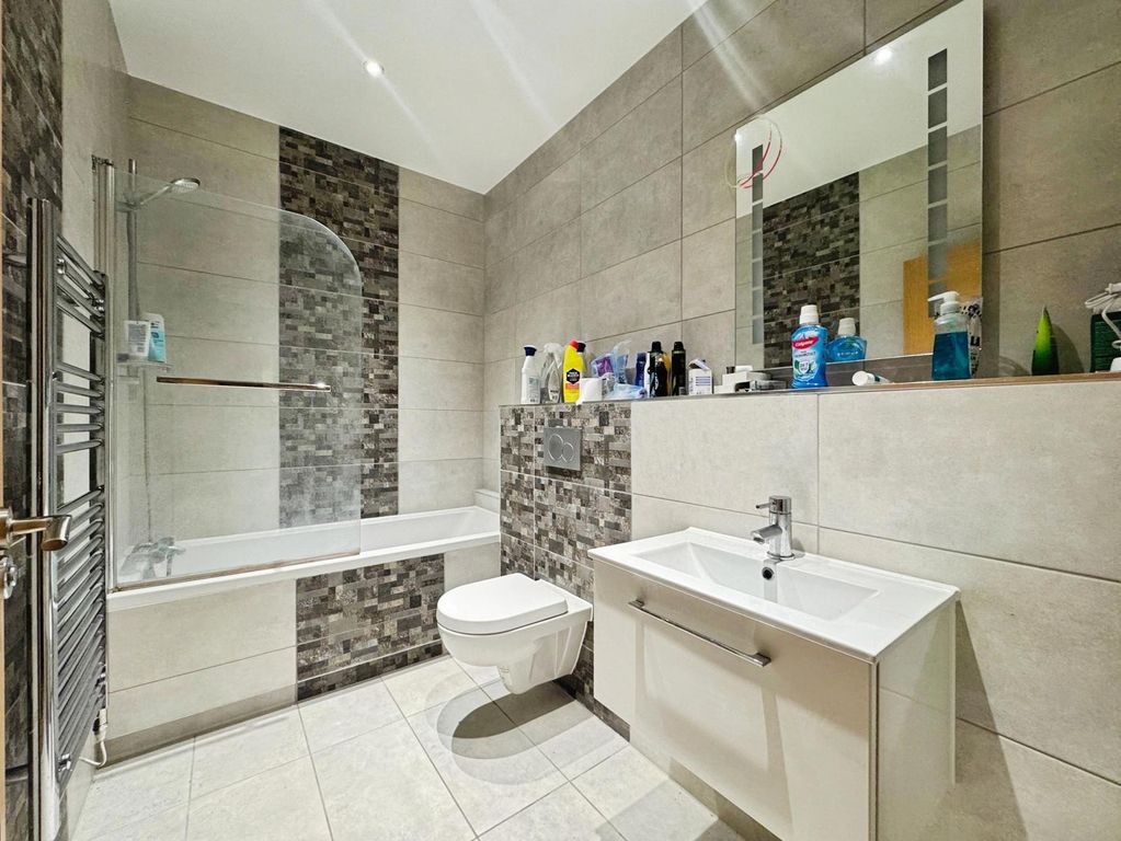 Property photo 3 of 7 Pbox-Img.Jpg