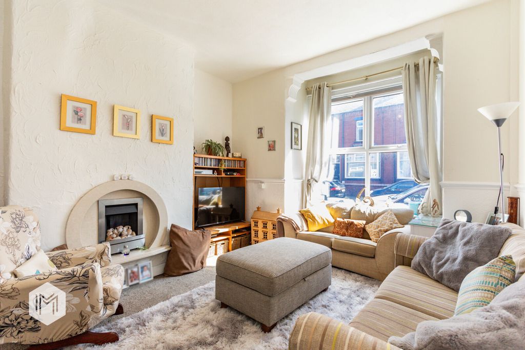 Property photo 2 of 23 Picture No. 16