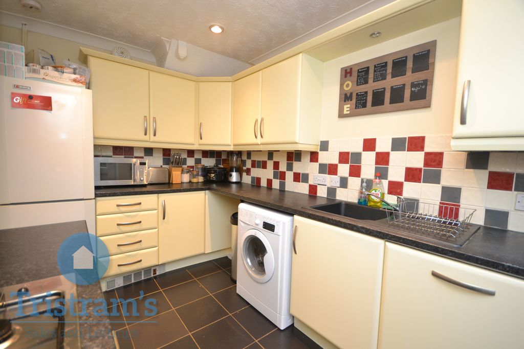 Property photo 2 of 12