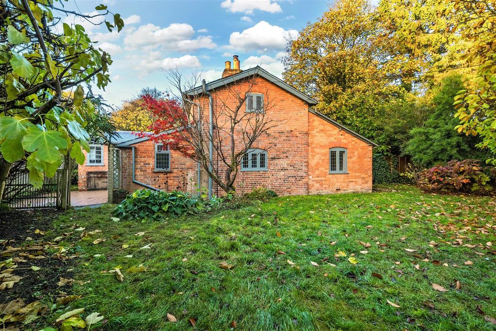 Property photo 1 of 19 1372092-14-69007E32B5cc1.Jpg