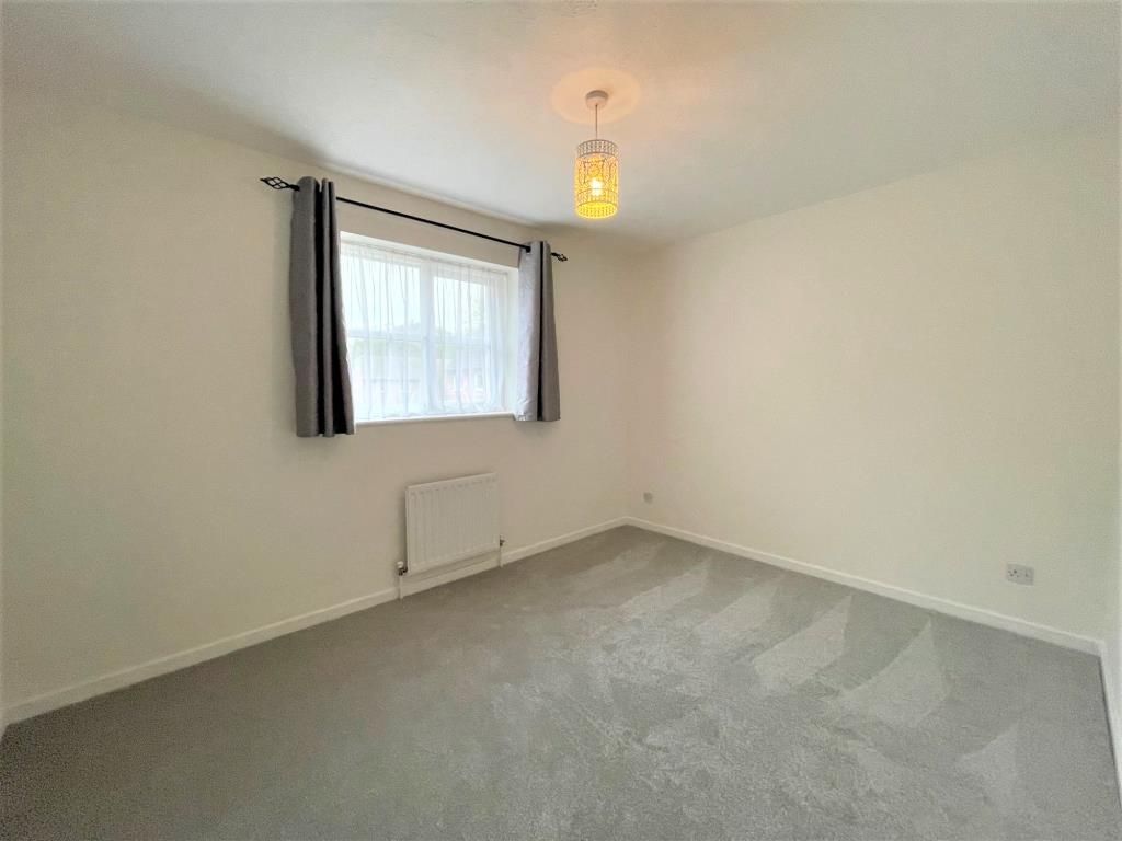 Property photo 3 of 8 Bedroom
