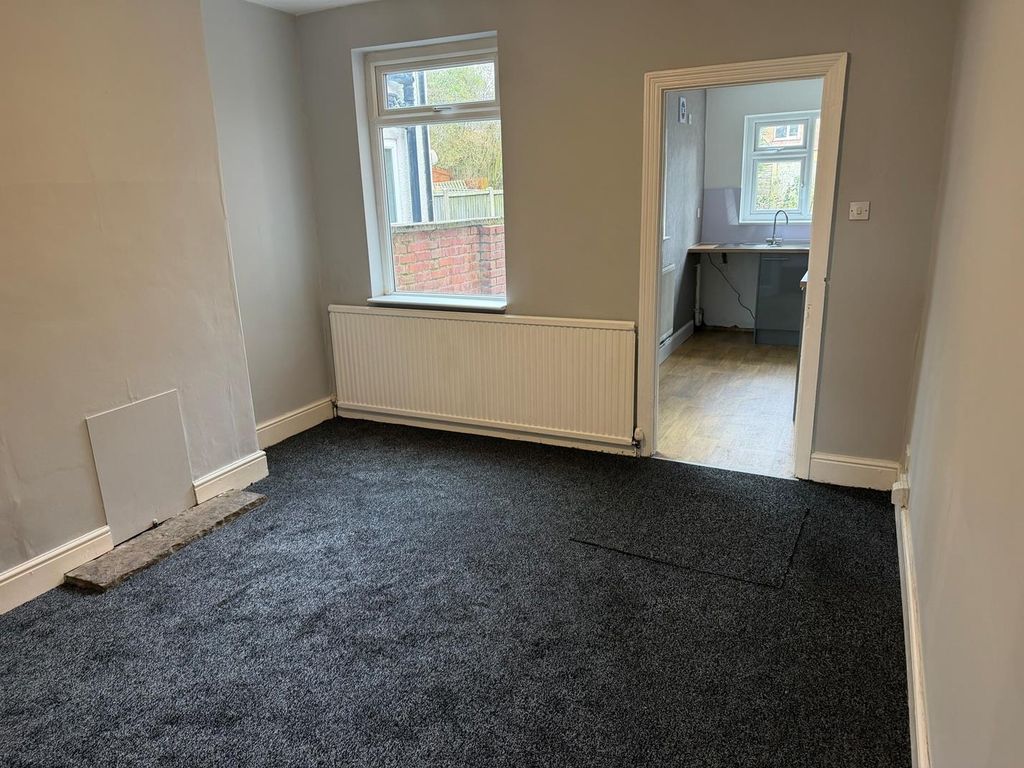 Property photo 3 of 8 3.Jpg