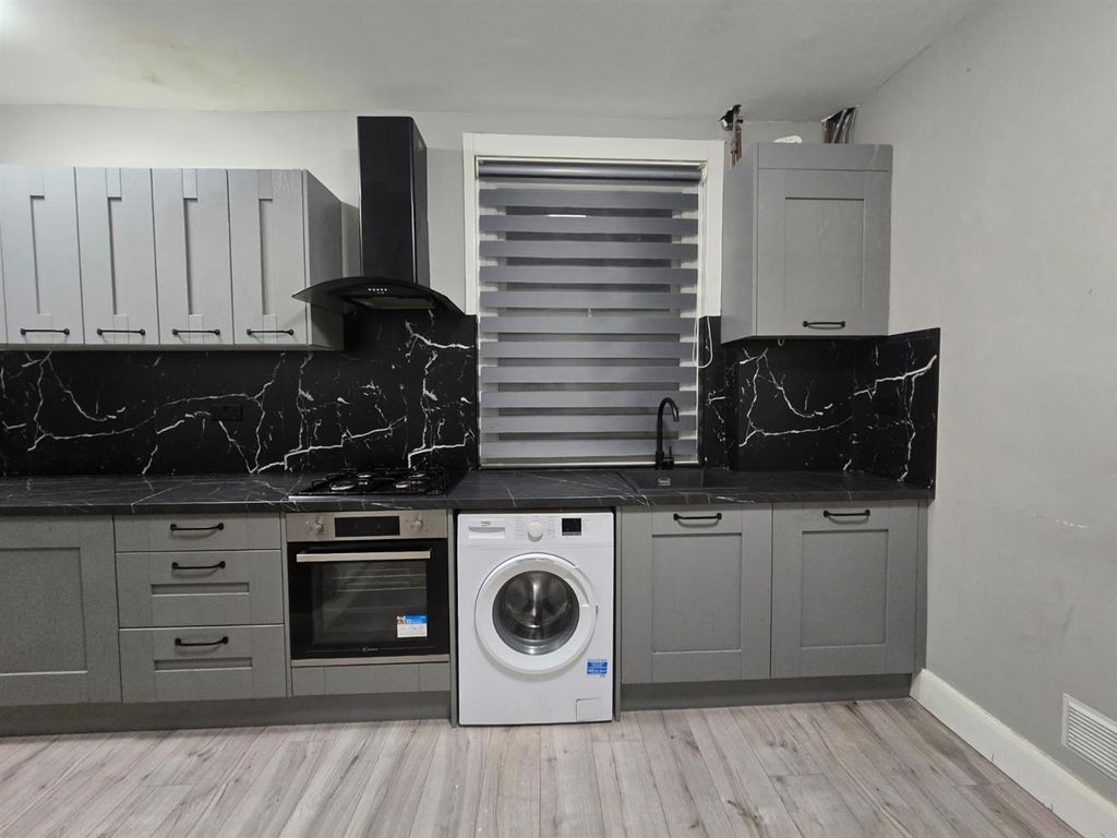 Property photo 2 of 8 Whatsapp Image 2025-12-03 At 17.21.15.Jpeg