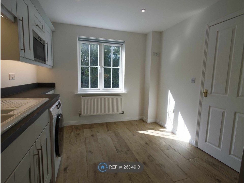Property photo 2 of 17 Kitchen
