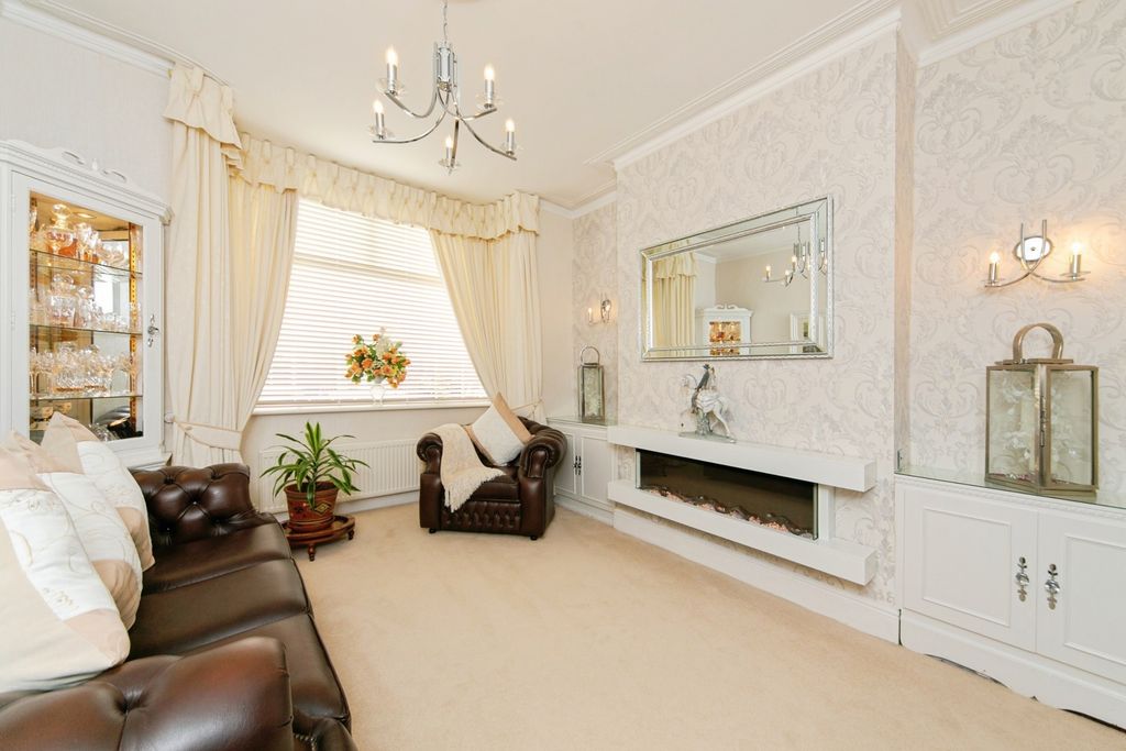 Property photo 2 of 15 Photo