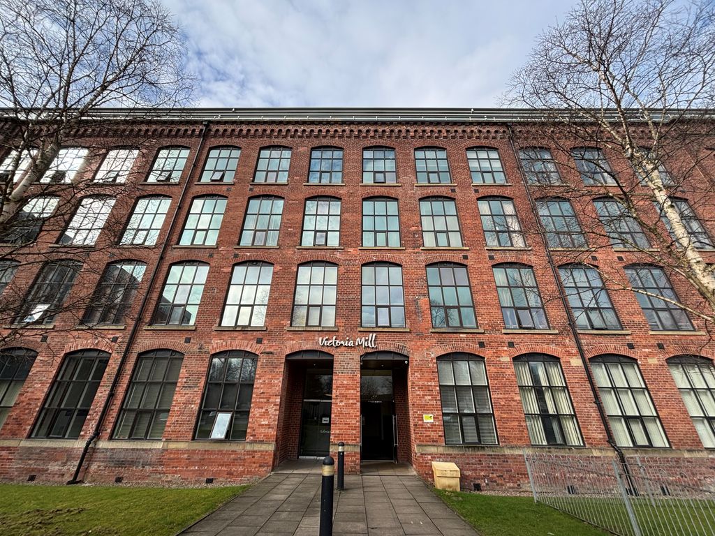 Property photo 1 of 11 Front