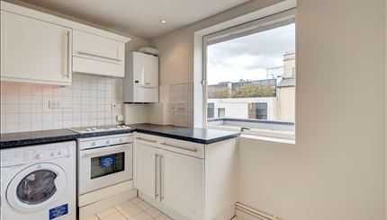Property photo 3 of 7 Kitchen