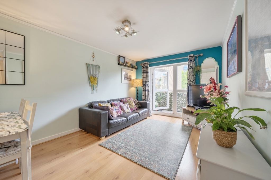Property photo 1 of 15 1452654-10-69F22Eee8Fb4A