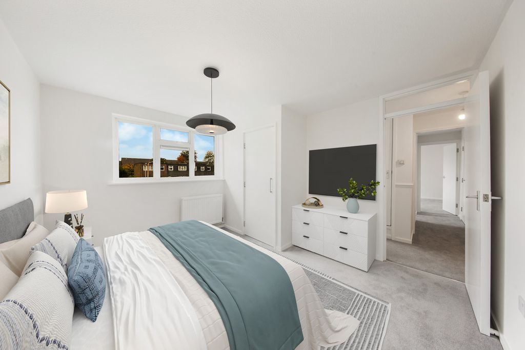 Property photo 2 of 8