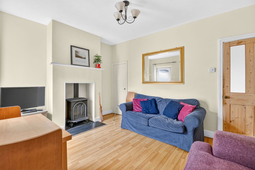 Property photo 3 of 19 Photo 6