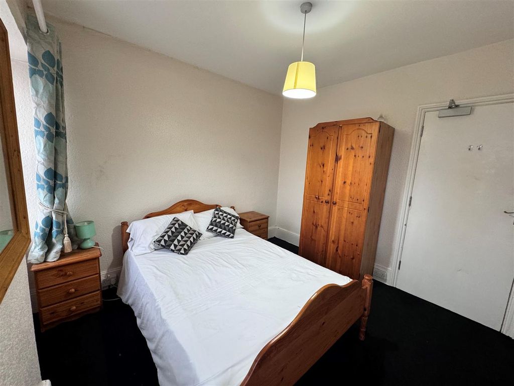 Property photo 1 of 7 Rm 4.Jpg