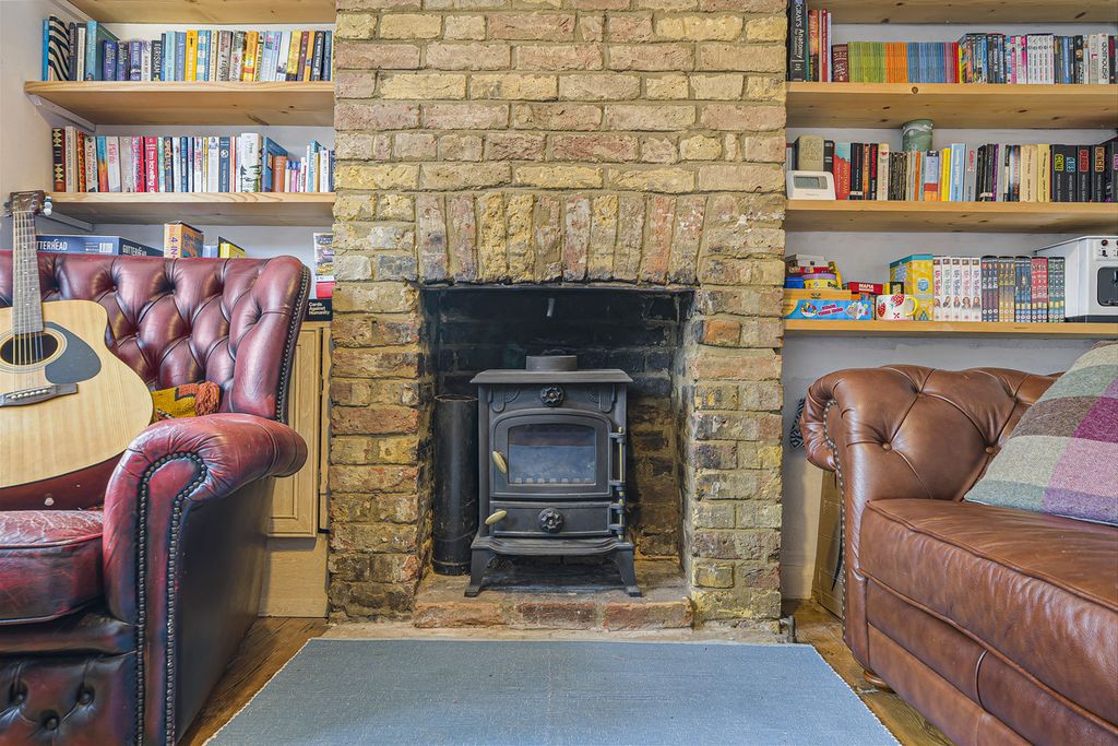 Property photo 2 of 21