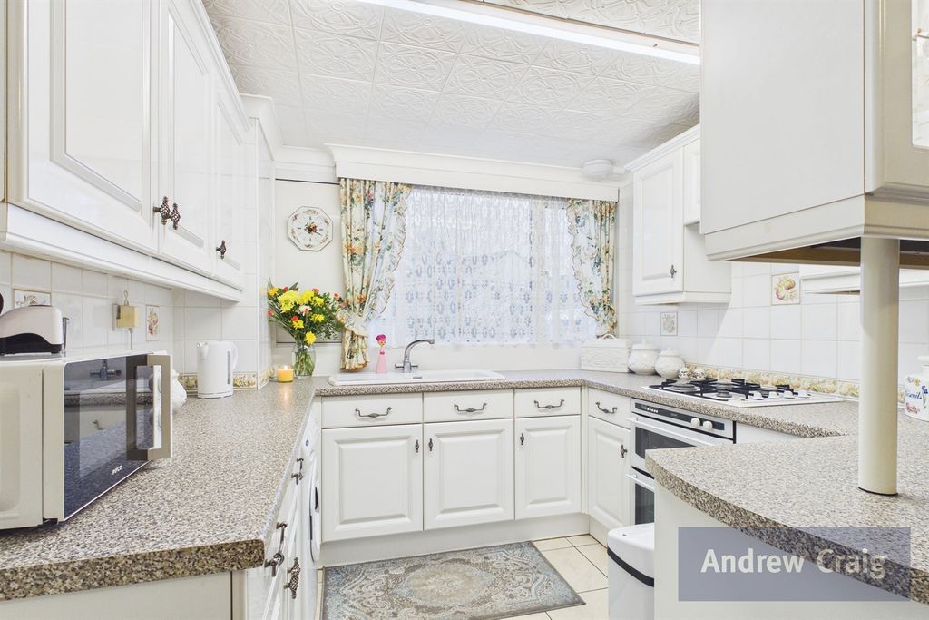 Property photo 3 of 13 Kitchen Diner