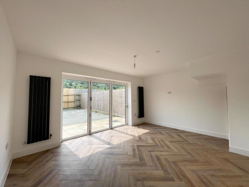 Property photo 1 of 3