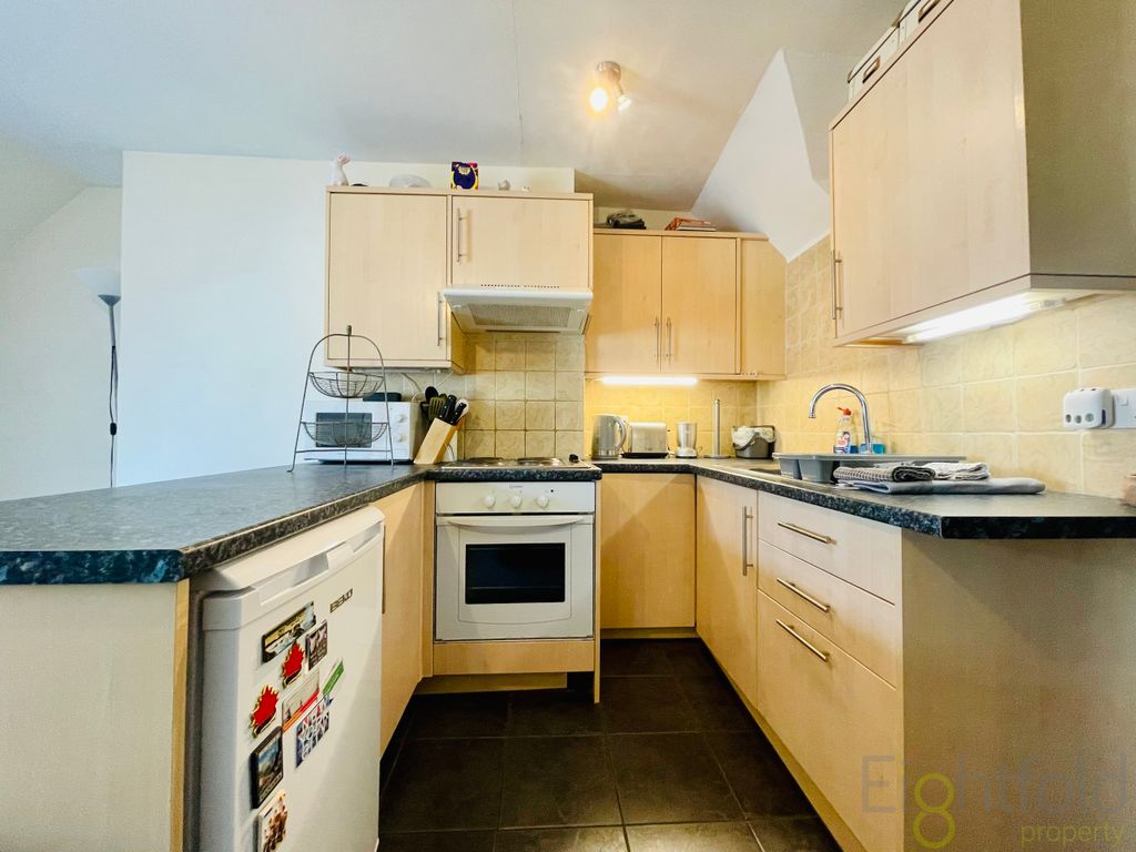 Property photo 2 of 7 Kitchen