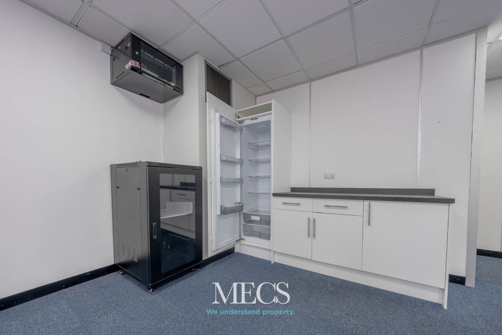Property photo 3 of 13 4006174