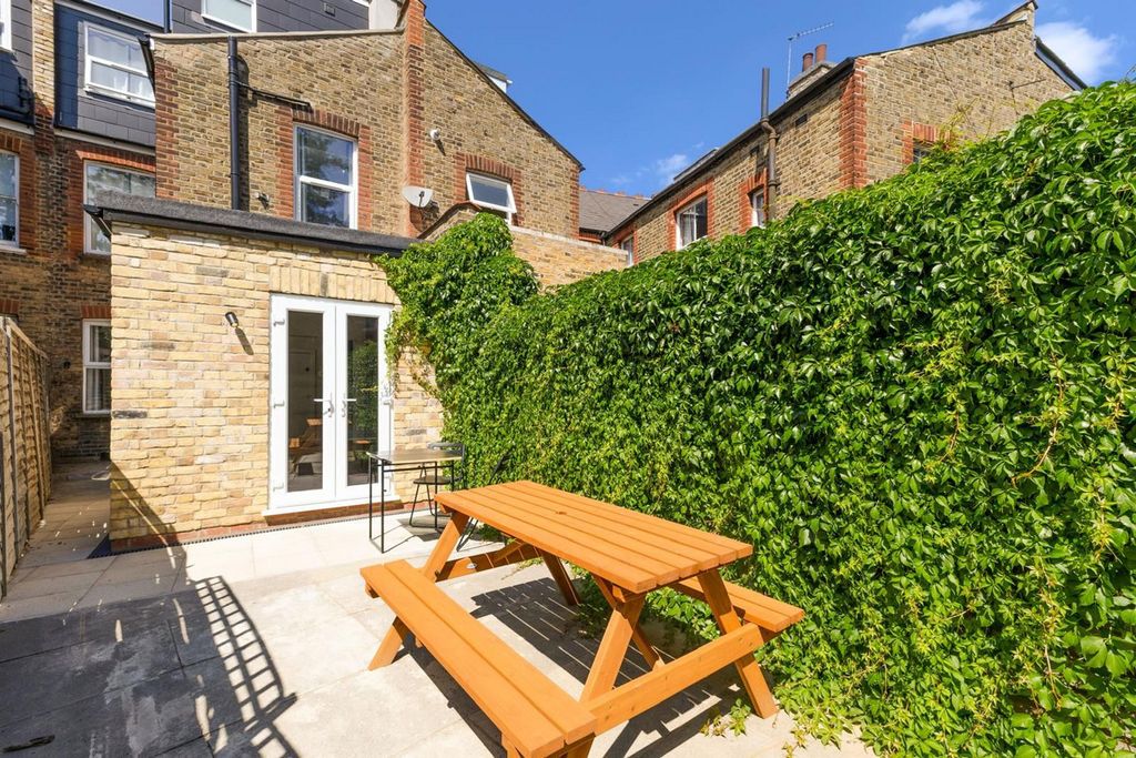 Property photo 2 of 9