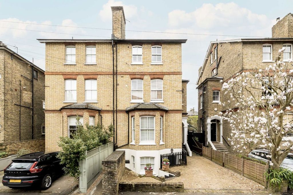 Property photo 1 of 4