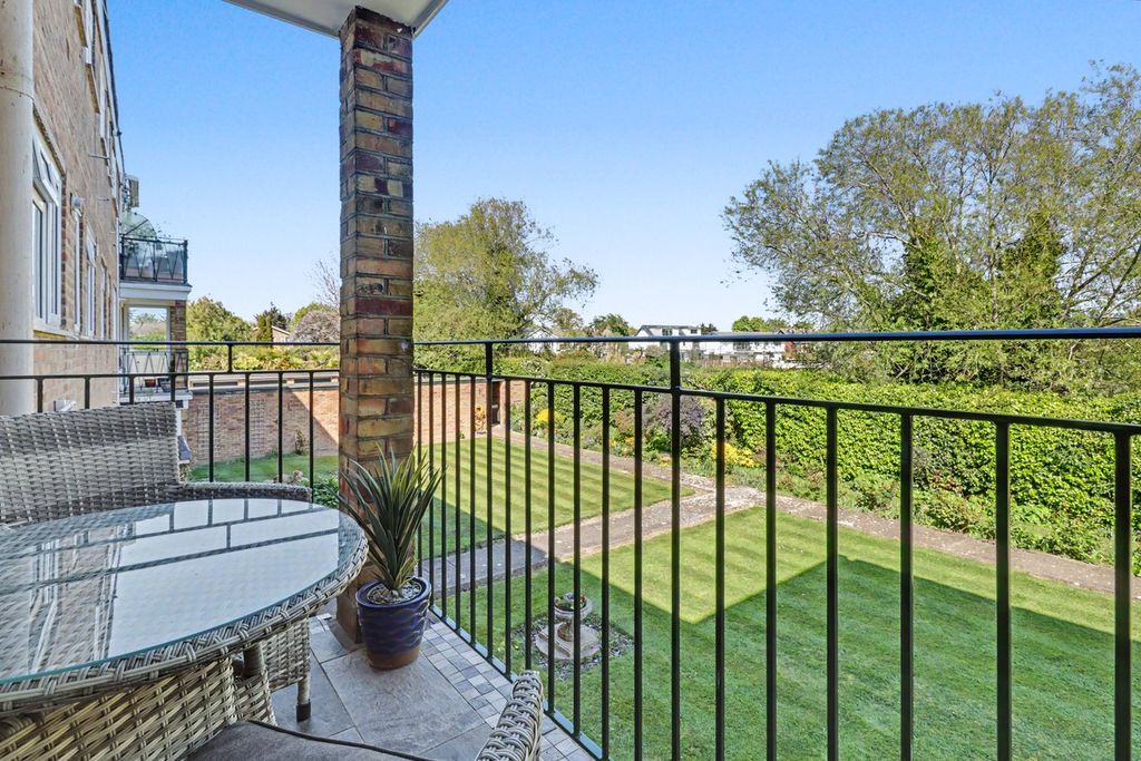 Property photo 2 of 19