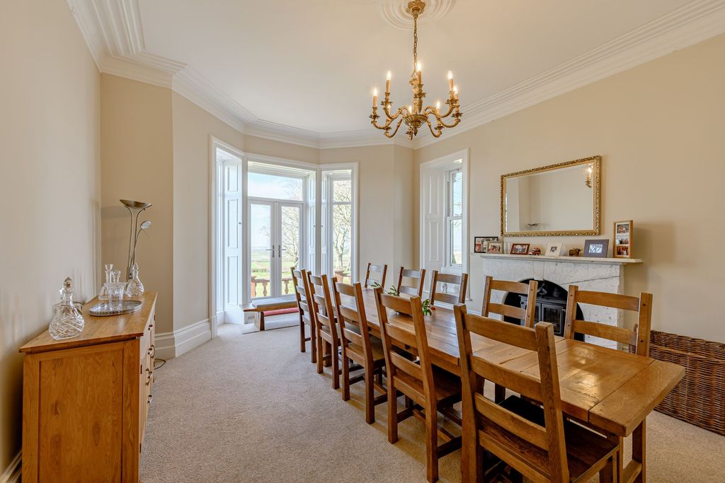 Property photo 3 of 71