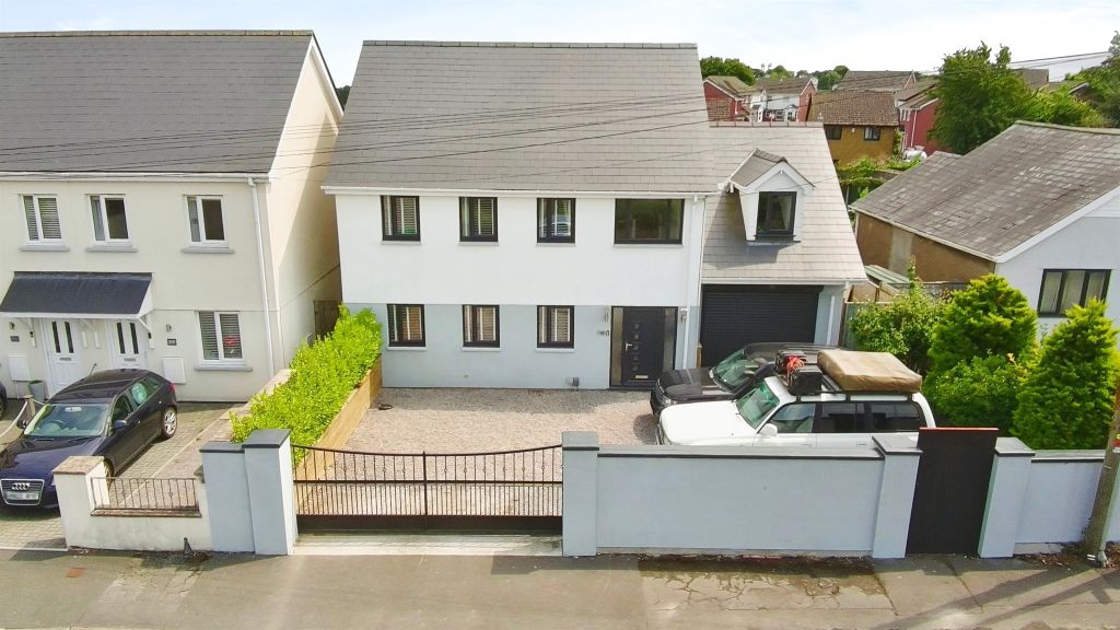 Property photo 2 of 34