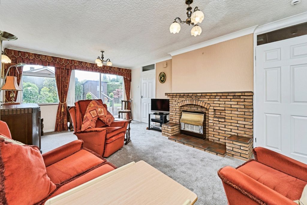 Property photo 3 of 17 Photo