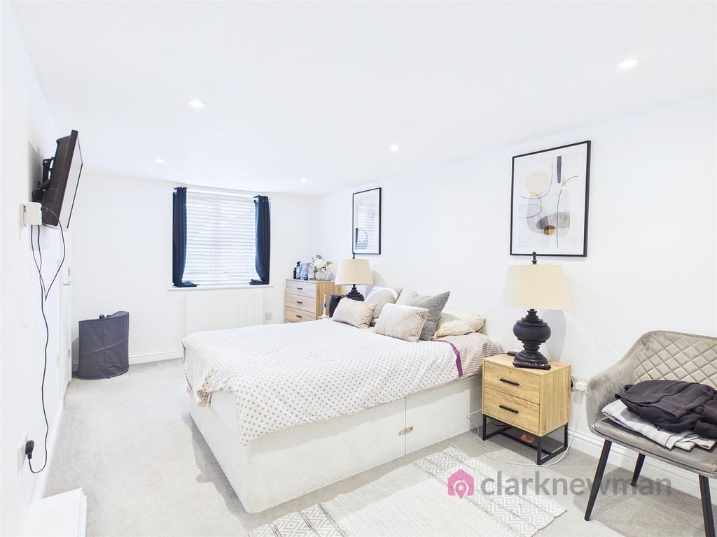 Property photo 2 of 13 Ground Floor Bedroom