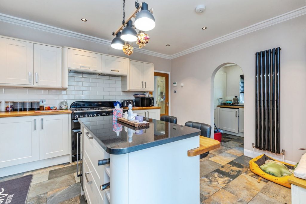 Property photo 3 of 22 Pbox-Img.Jpg