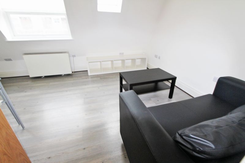 Property photo 3 of 7 Photo 6