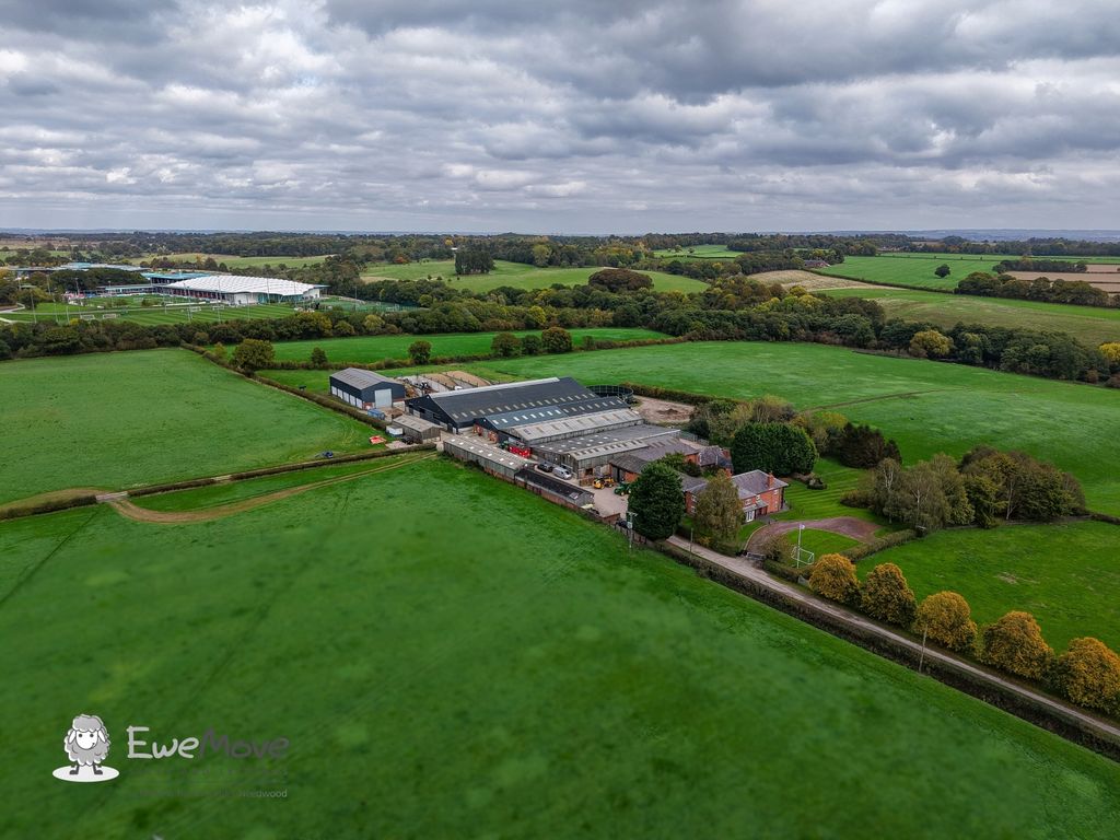 Property photo 3 of 33 Aerial 3