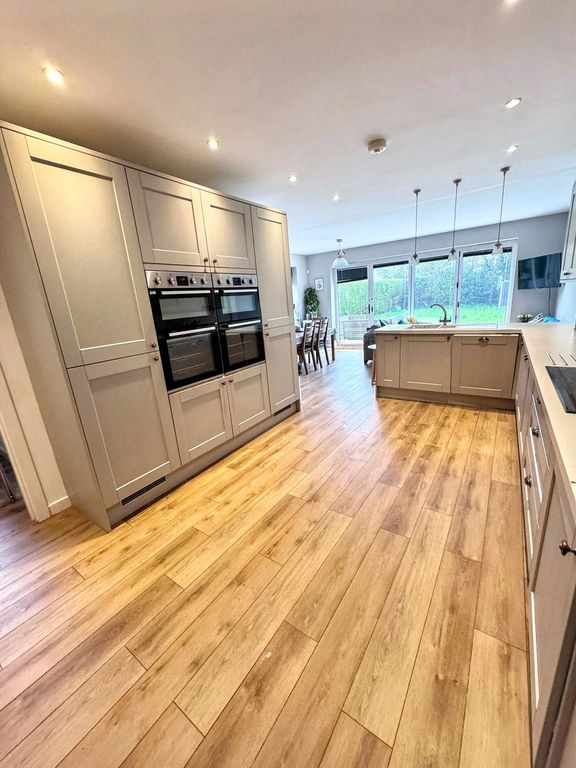 Property photo 1 of 24 Photo 12