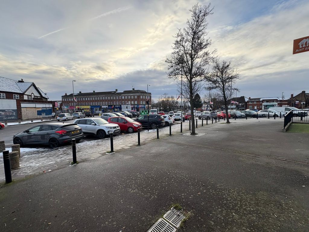 Property photo 2 of 8