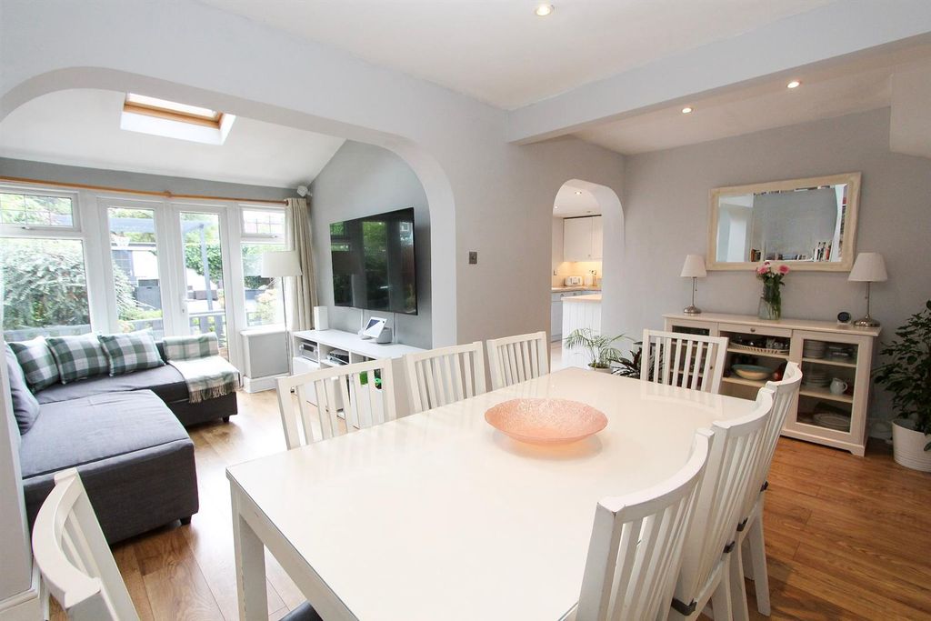 Property photo 2 of 35 94E0341E-4Bea-4Ca0-A4F5-85E13Fe030A4.Jpg