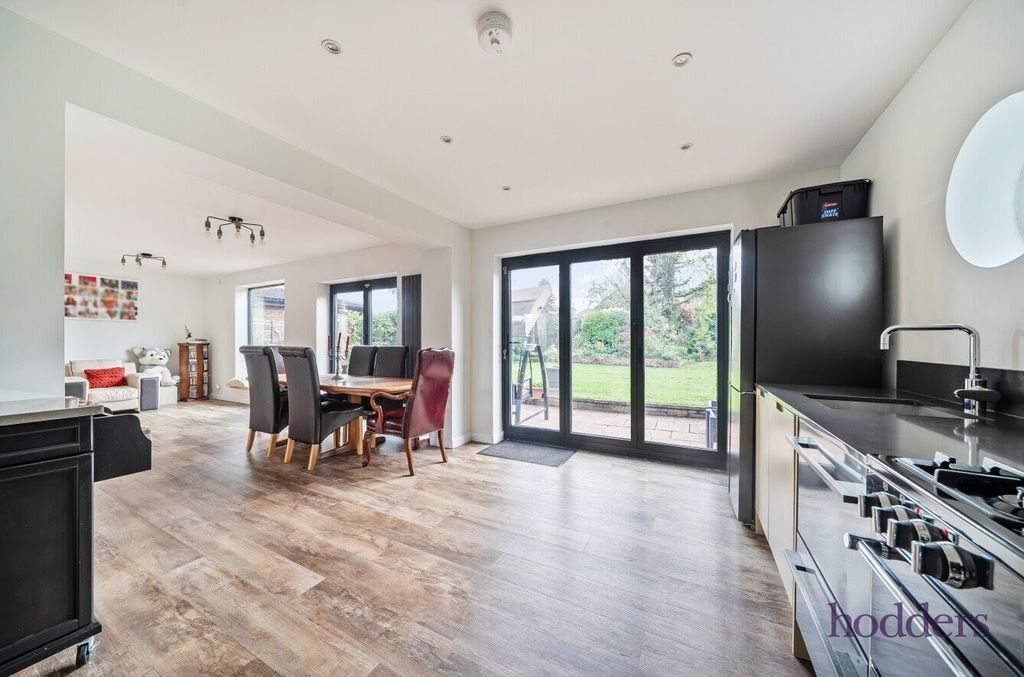 Property photo 2 of 21 Picture No. 26