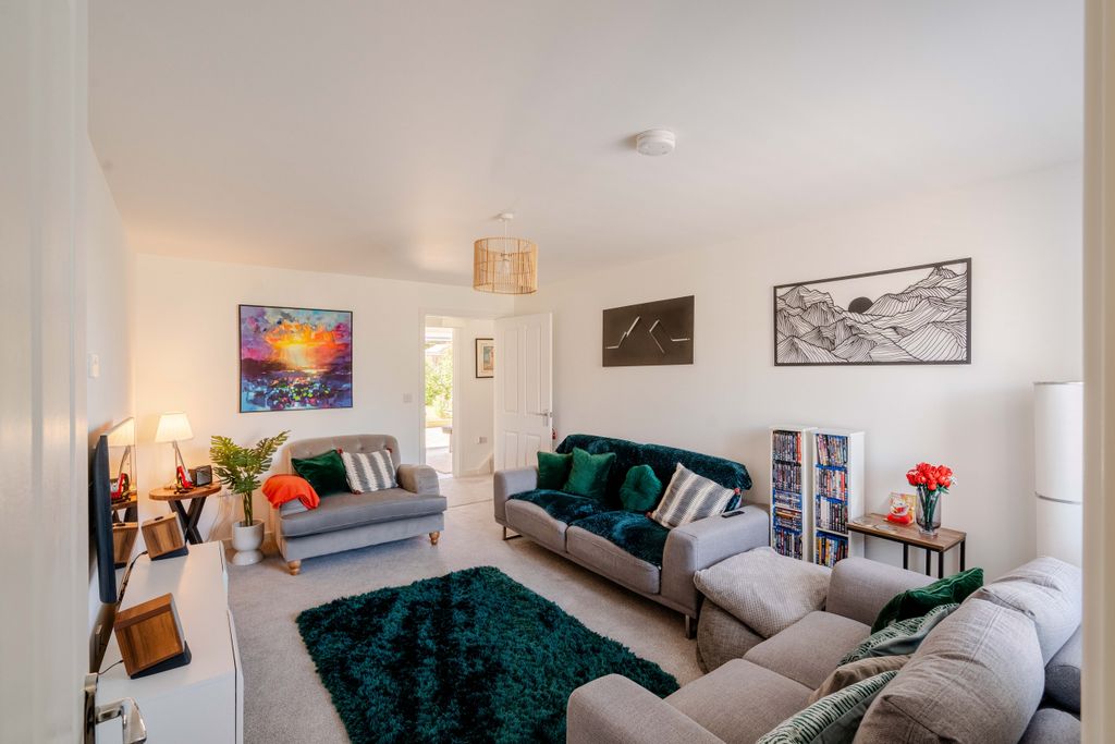 Property photo 2 of 17 13