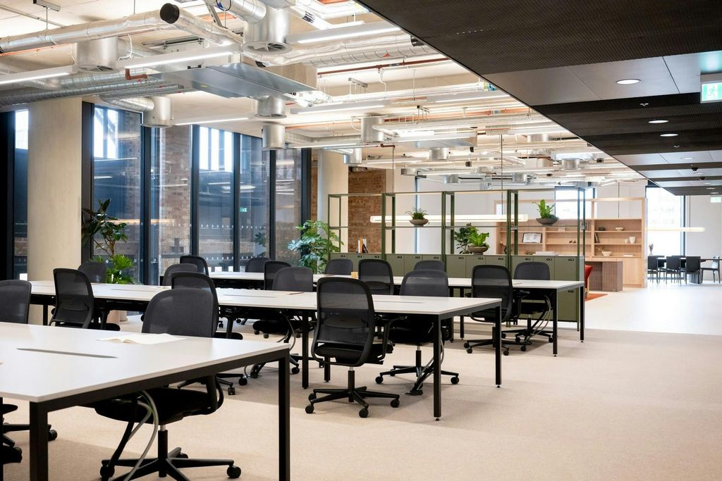 Property photo 1 of 21 Fitted Office