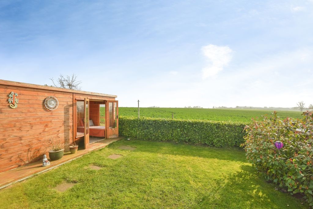 Property photo 3 of 16 Pbox-Img.Jpg