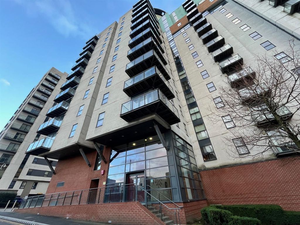 Property photo 2 of 11