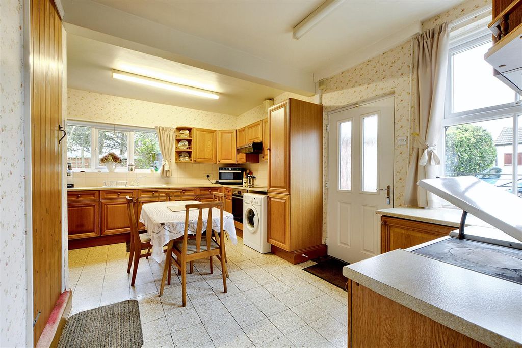 Property photo 3 of 37 Kitchen_1.Jpeg