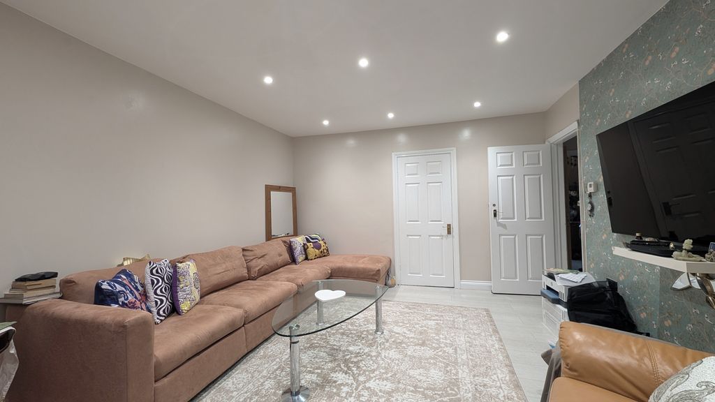 Property photo 2 of 7 Image