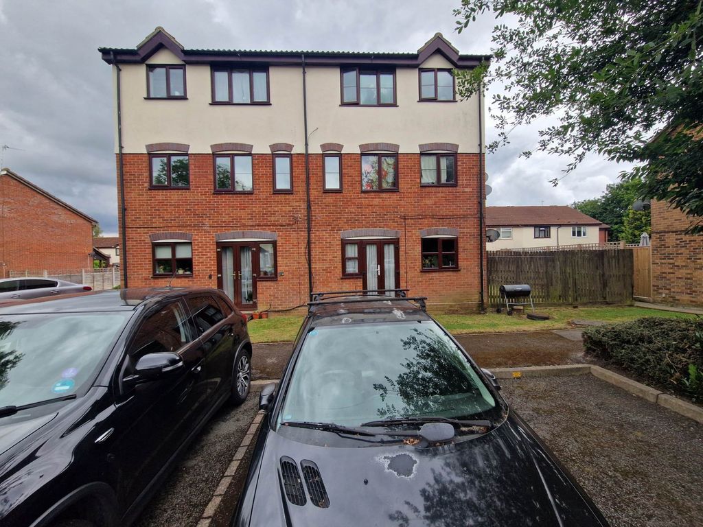 Property photo 1 of 4