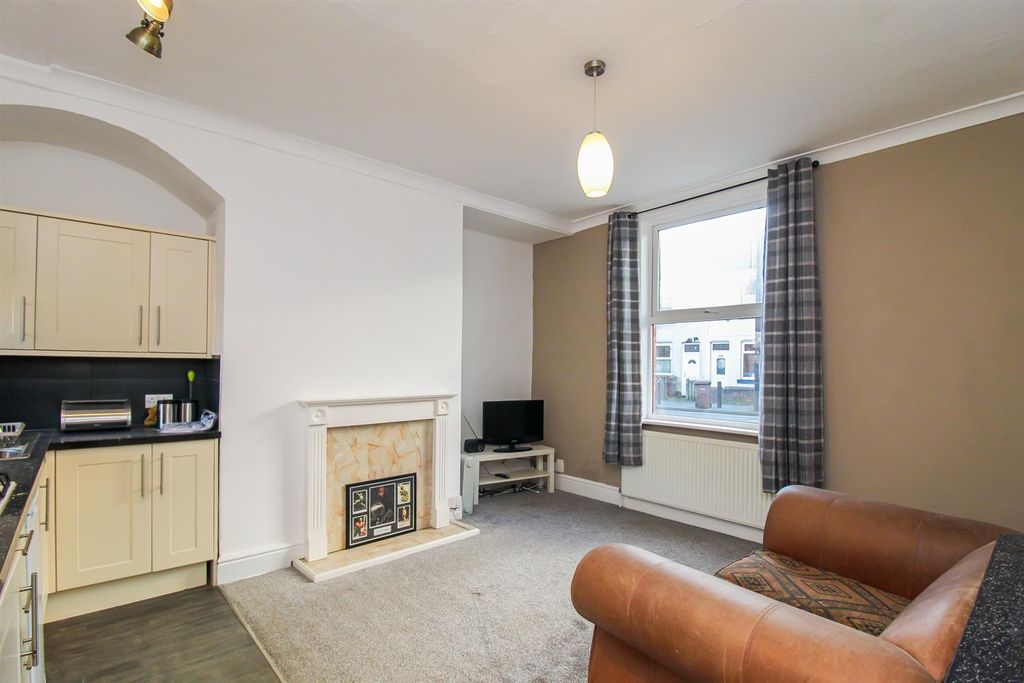 Property photo 3 of 6 Open Plan Lounge/Kitchen/Diner