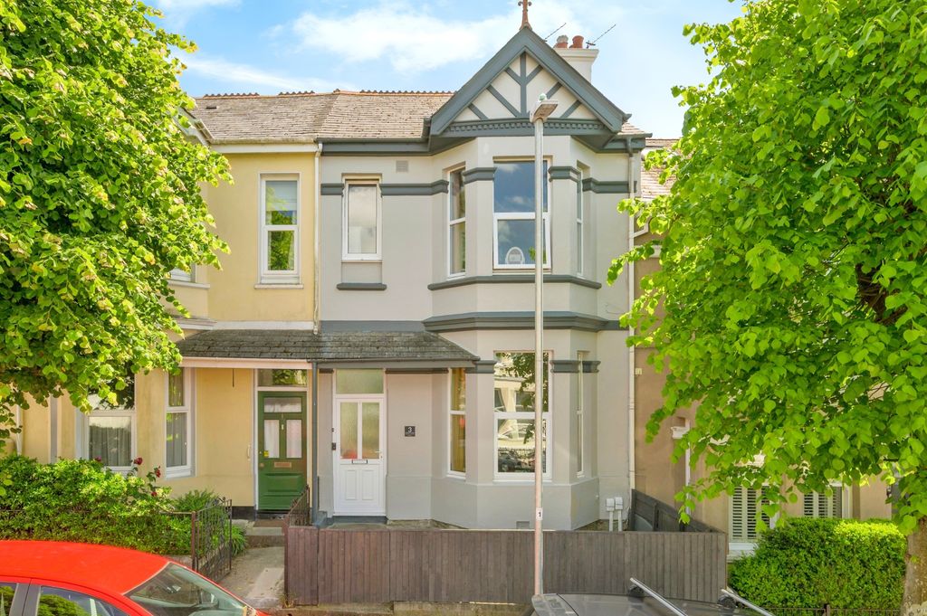 Property photo 1 of 21