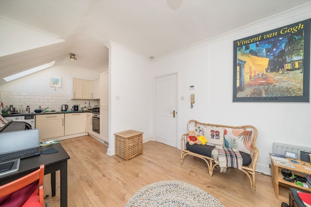 Property photo 3 of 6