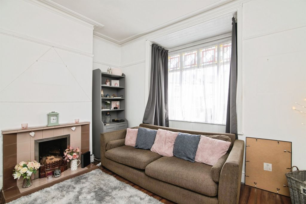 Property photo 3 of 12