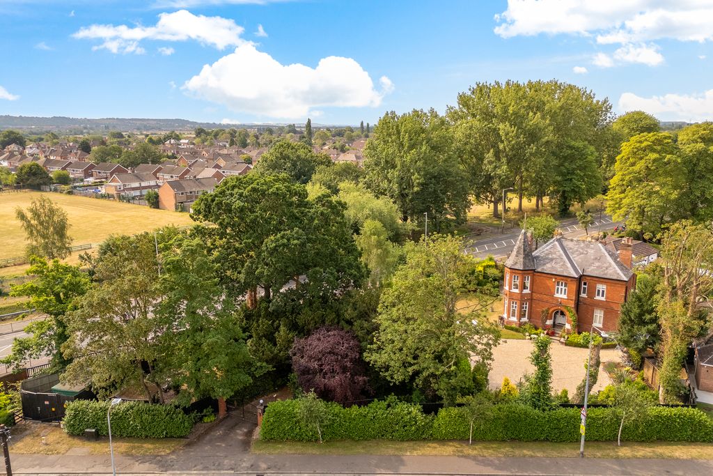 Property photo 3 of 43