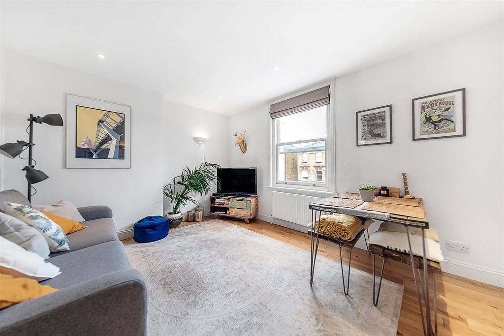 Property photo 2 of 11 16240_00551073.Jpg