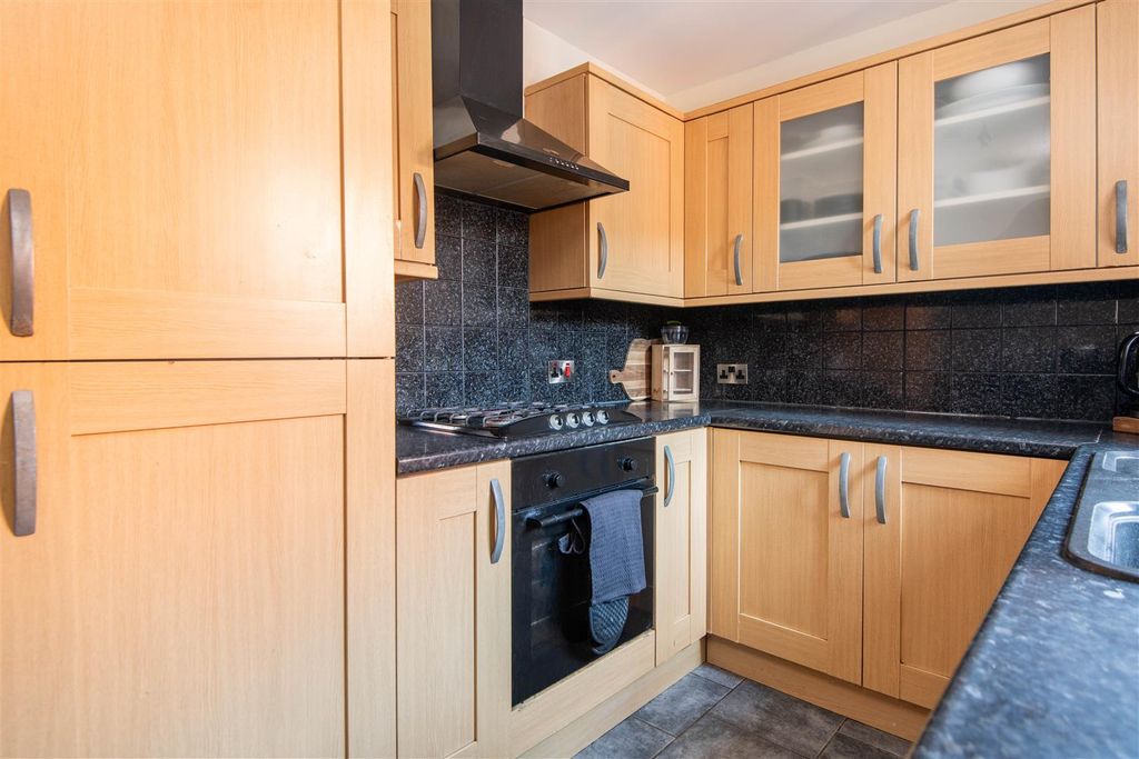Property photo 3 of 24 Kitchen