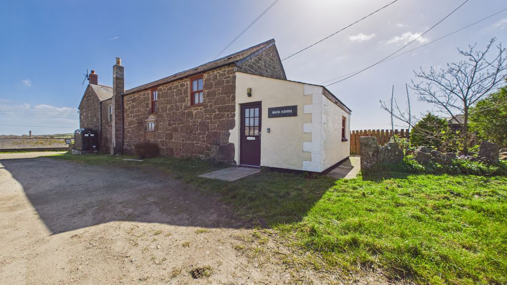 Property photo 1 of 11