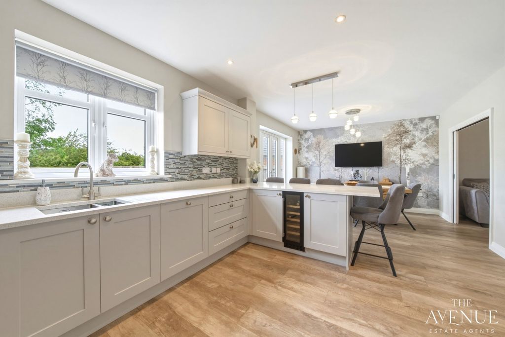 Property photo 3 of 48 5168606
